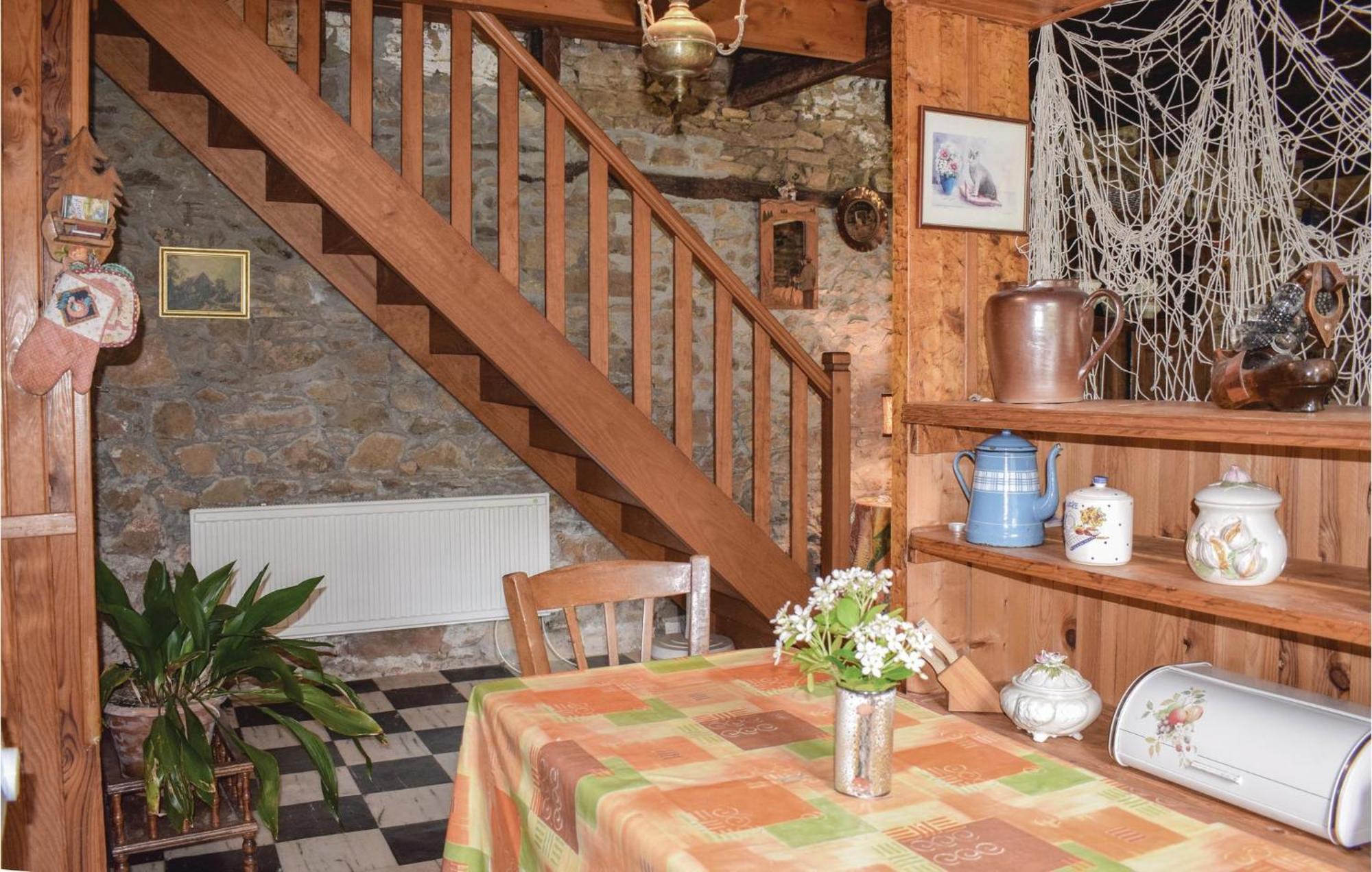 Lovely Home In Le Faouet With Kitchen ภายนอก รูปภาพ