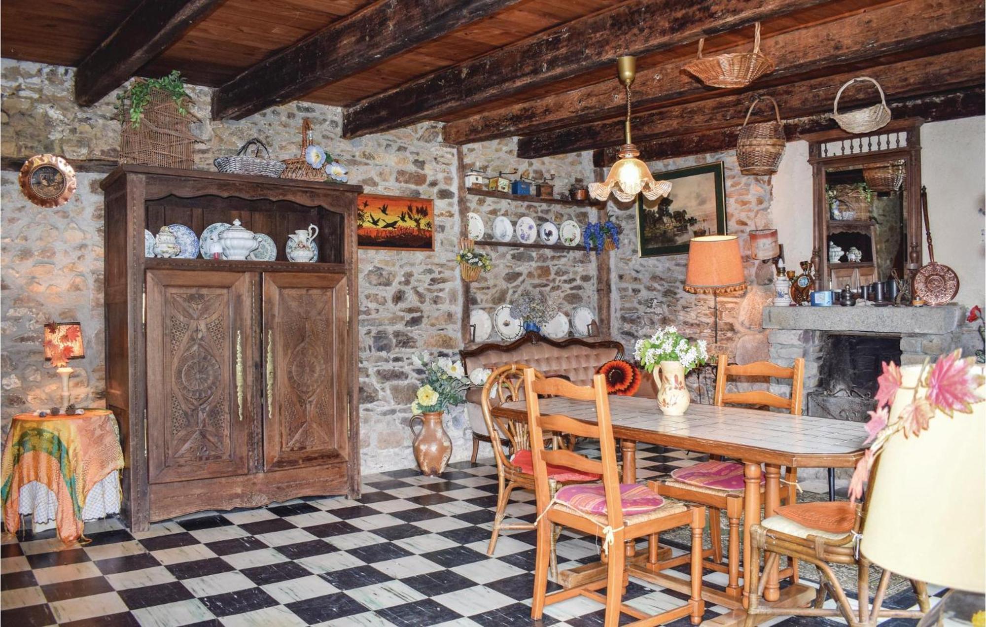 Lovely Home In Le Faouet With Kitchen ภายนอก รูปภาพ