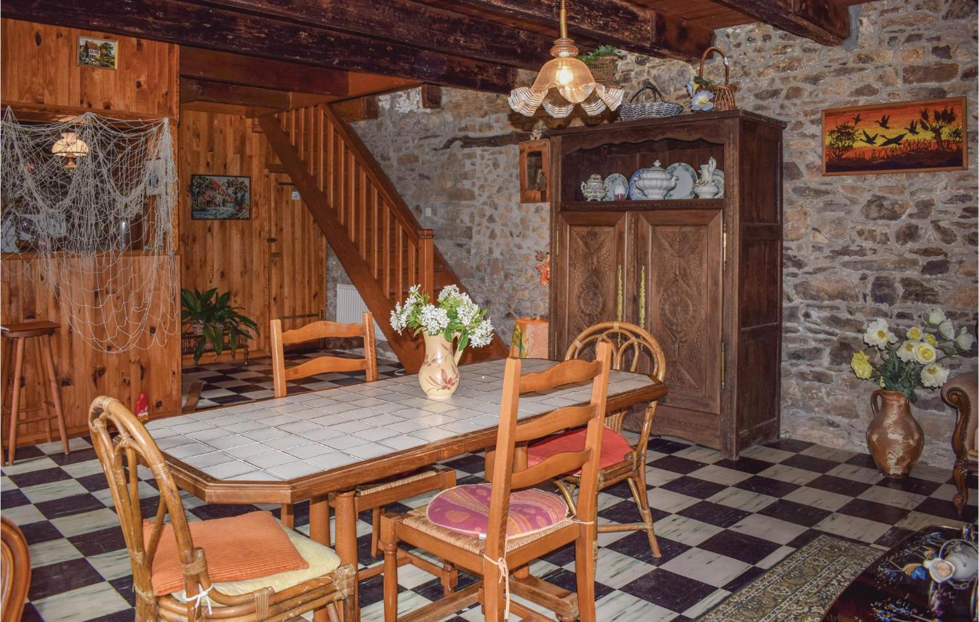 Lovely Home In Le Faouet With Kitchen ภายนอก รูปภาพ